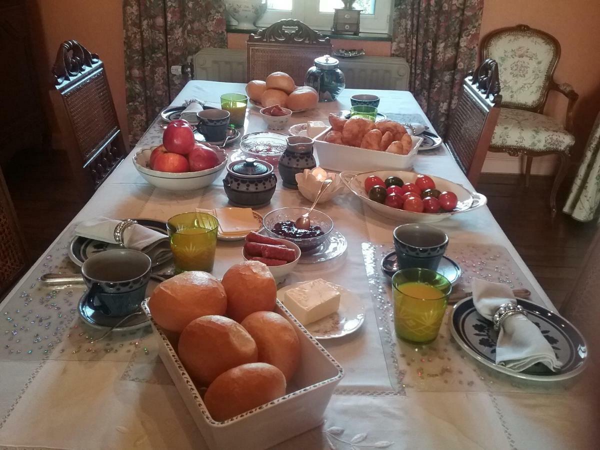 B&B Au Jardin Fleuri Marche-en-Famenne Dış mekan fotoğraf