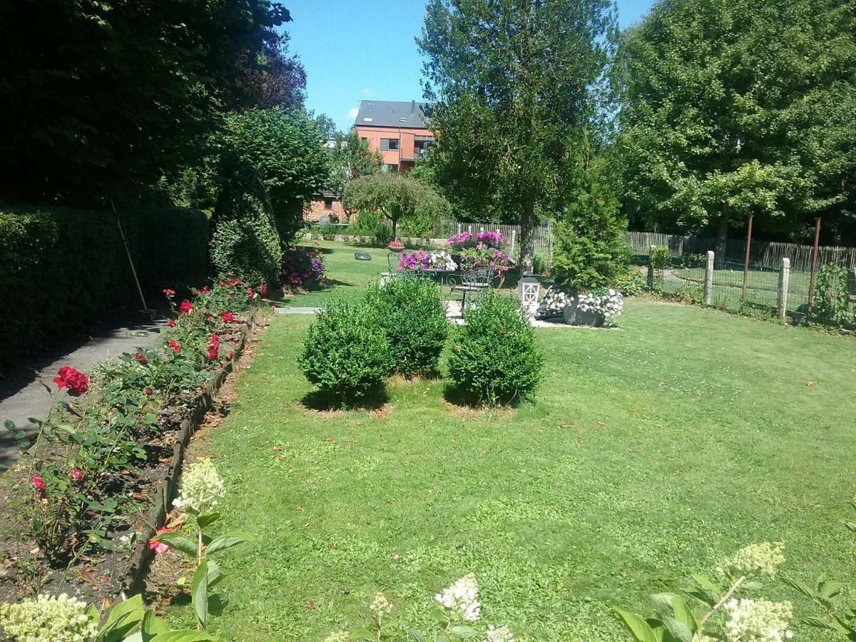 B&B Au Jardin Fleuri Marche-en-Famenne Dış mekan fotoğraf