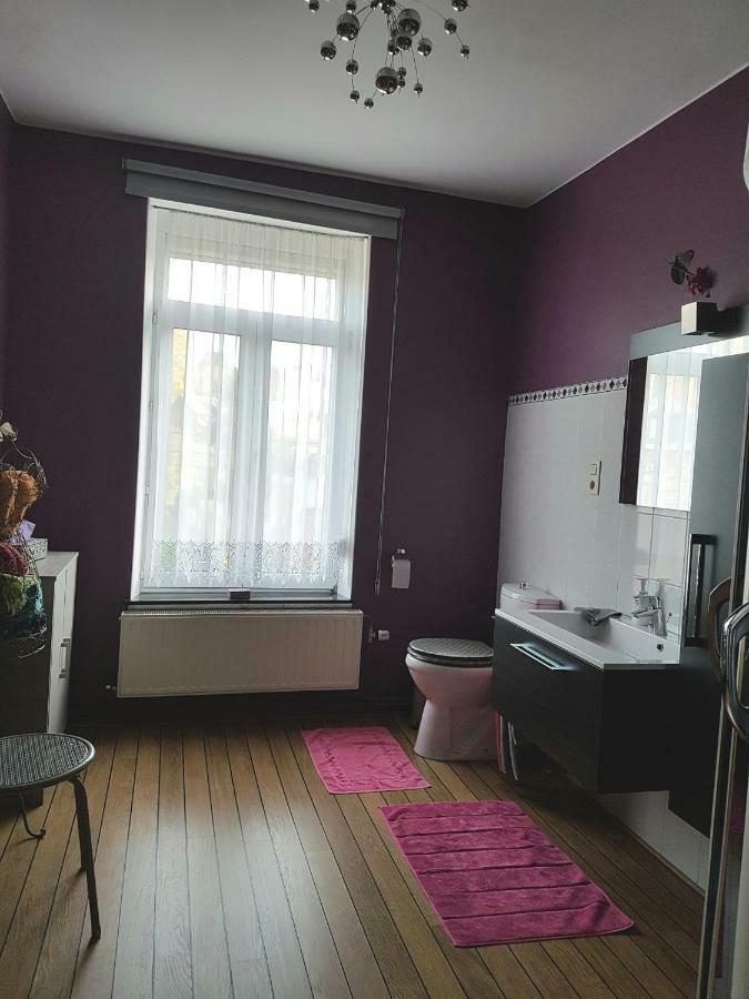 B&B Au Jardin Fleuri Marche-en-Famenne Dış mekan fotoğraf