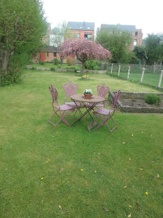 B&B Au Jardin Fleuri Marche-en-Famenne Dış mekan fotoğraf