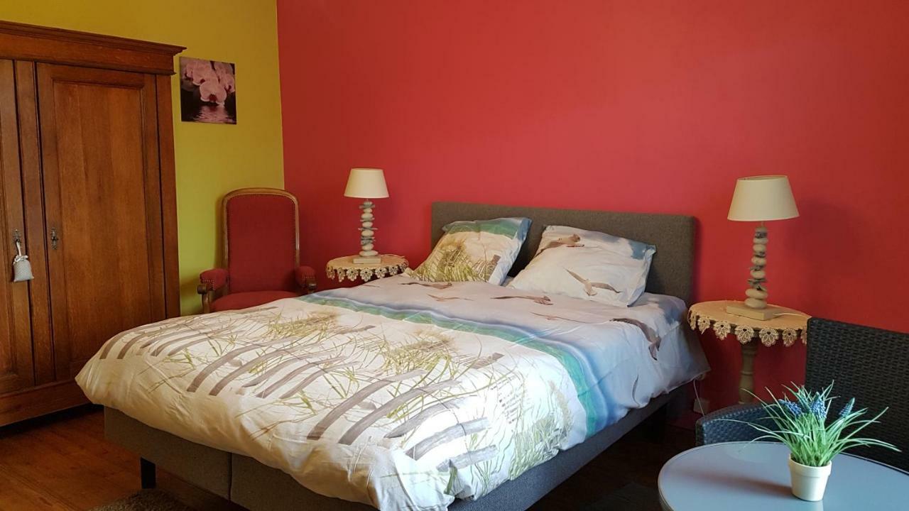 B&B Au Jardin Fleuri Marche-en-Famenne Dış mekan fotoğraf