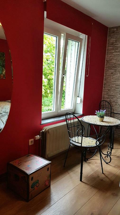 B&B Au Jardin Fleuri Marche-en-Famenne Dış mekan fotoğraf